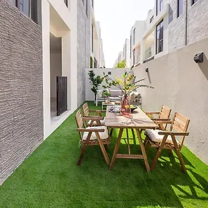 Frank Porter - Damac Hills Veneto Villas , Dubai United Arab Emirates